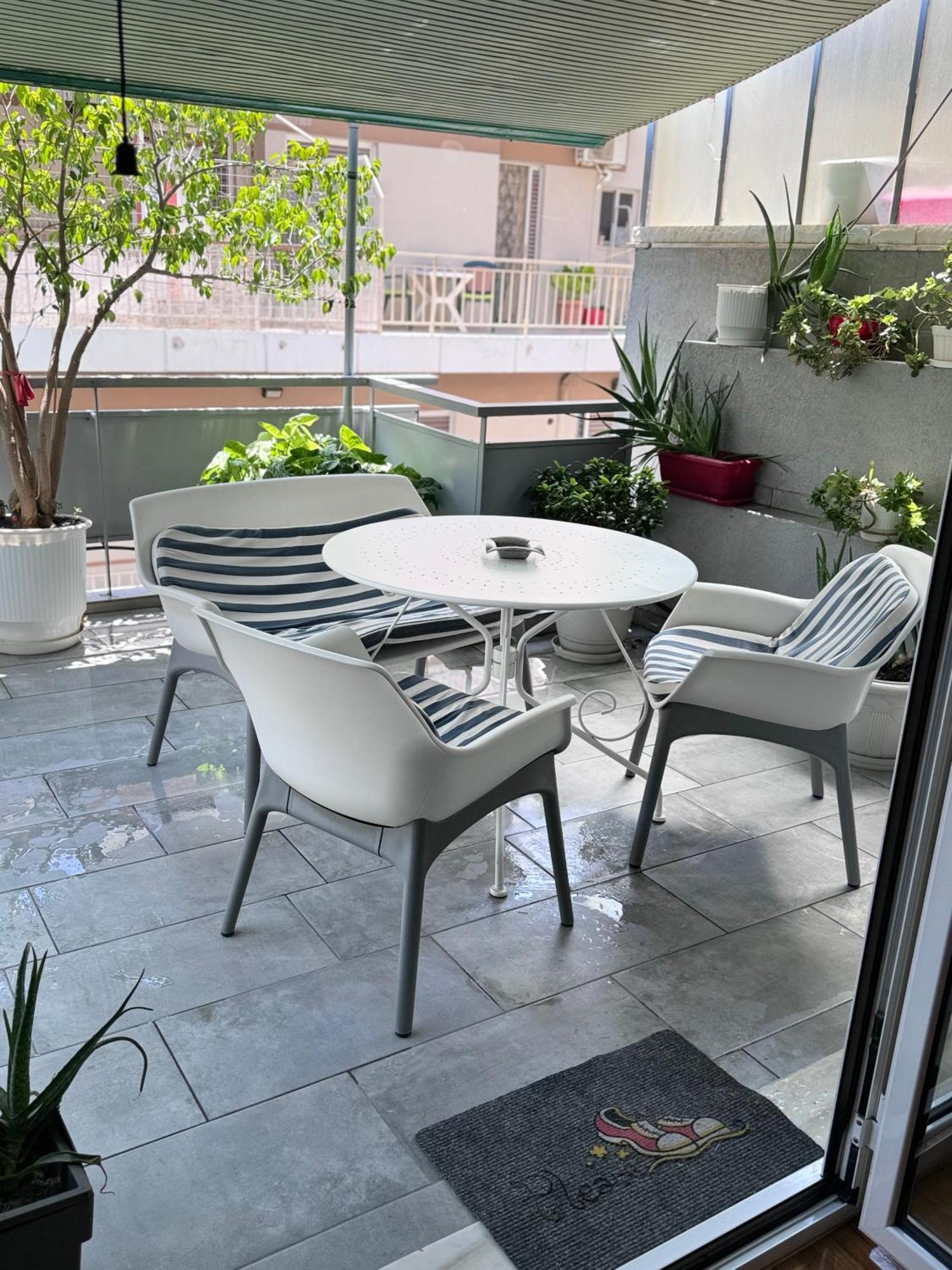 Modern Apartment In Афины Экстерьер фото