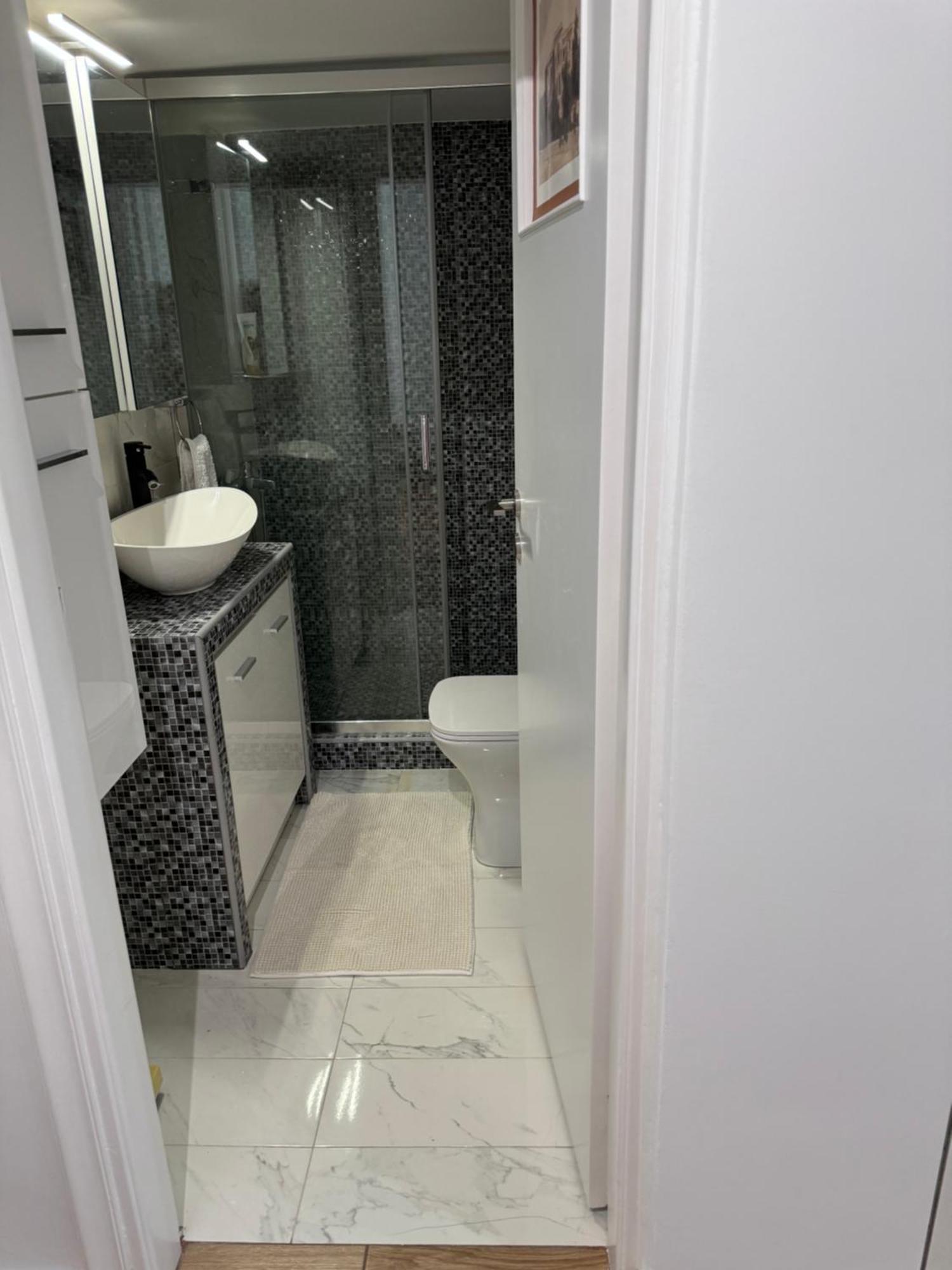 Modern Apartment In Афины Экстерьер фото